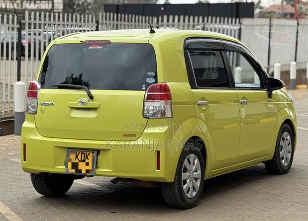 Toyota Spade 1.5 2015