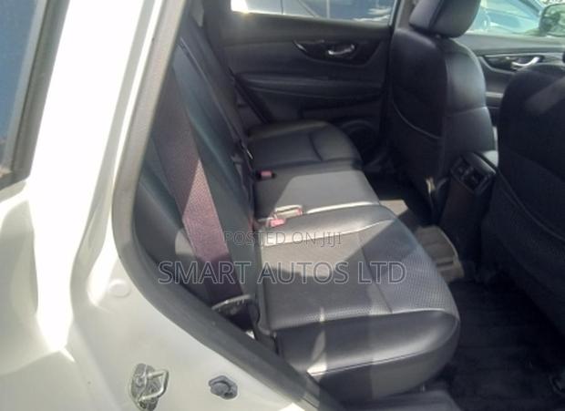 Nissan X-Trail 2.0 Petrol FWD 2019 Off white