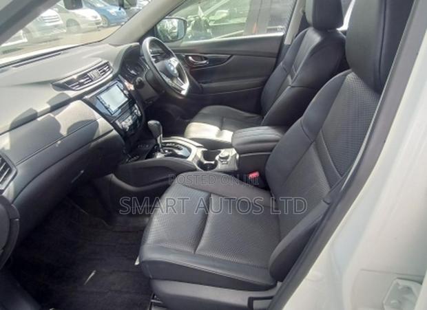 Nissan X-Trail 2.0 Petrol FWD 2019 Off white