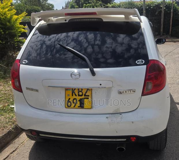 Mazda Verisa 2008 White
