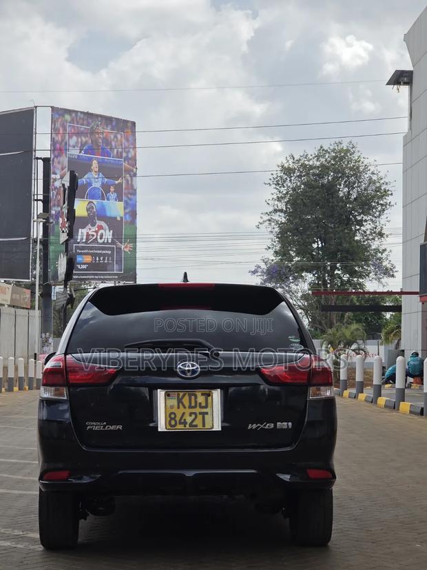 Toyota Corolla Fielder 2016