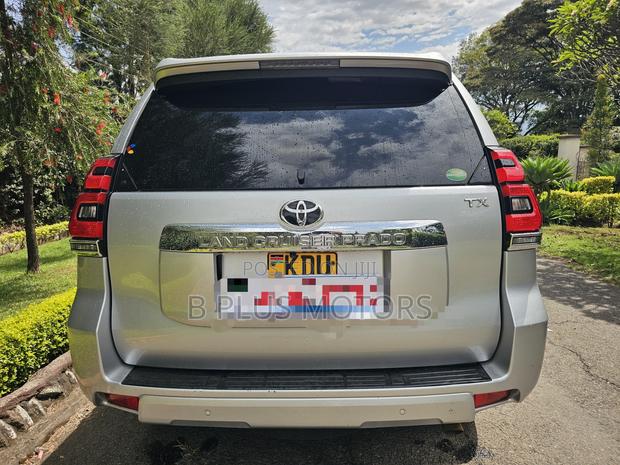 Toyota Land Cruiser Prado 2019 Silver