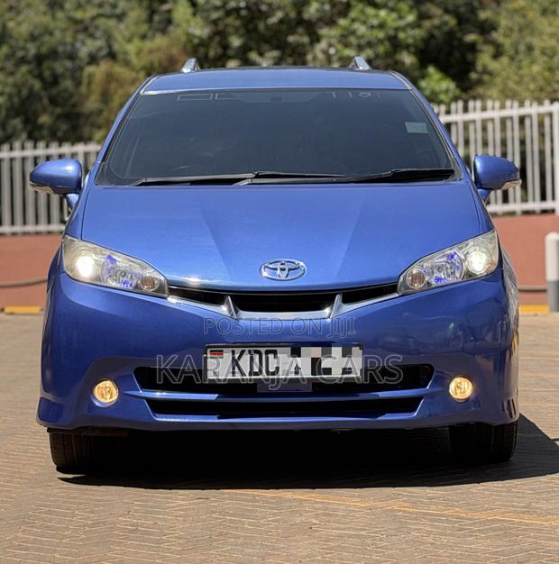 Toyota Wish 2014 Blue
