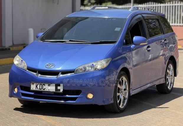 Toyota Wish 2014 Blue