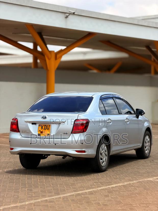 Toyota Axio 2018 Silver