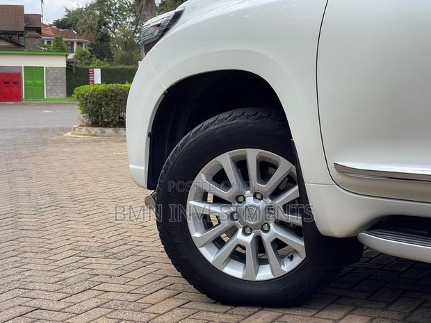 Toyota Land Cruiser Prado 2015 White
