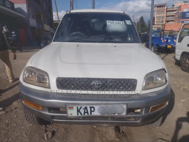 Toyota RAV4 2001 White