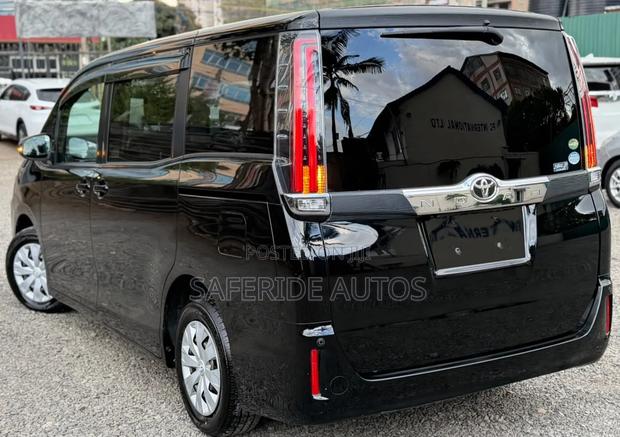 Toyota Noah 2.0 FWD (8 Seater) 2020 Burgundy