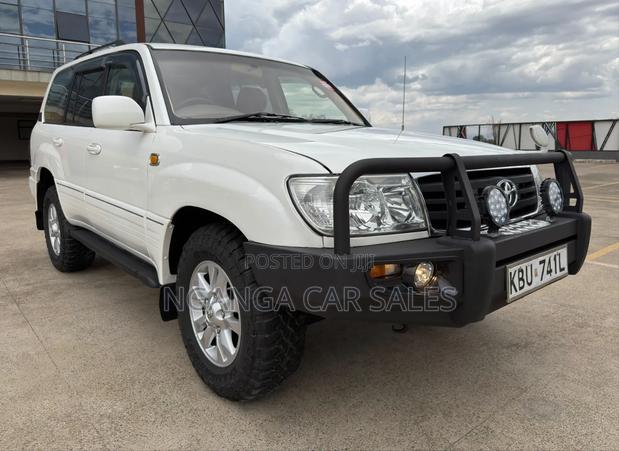 Toyota Land Cruiser Prado 2005 White