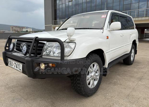 Toyota Land Cruiser Prado 2005 White
