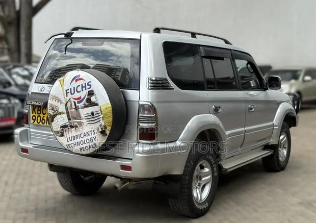 Toyota Land Cruiser Prado 2.7 16V 5dr 2001 Silver