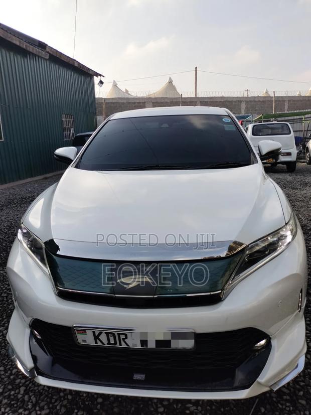 Toyota Harrier 2.0 Turbo 2018 White
