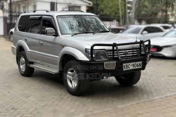 Toyota Land Cruiser Prado 2.7 16V 5dr 2001 Silver