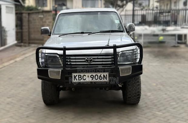 Toyota Land Cruiser Prado 2.7 16V 5dr 2001 Silver