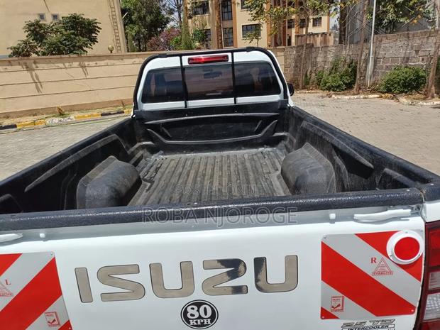 Isuzu D-MAX 2018 Pearl