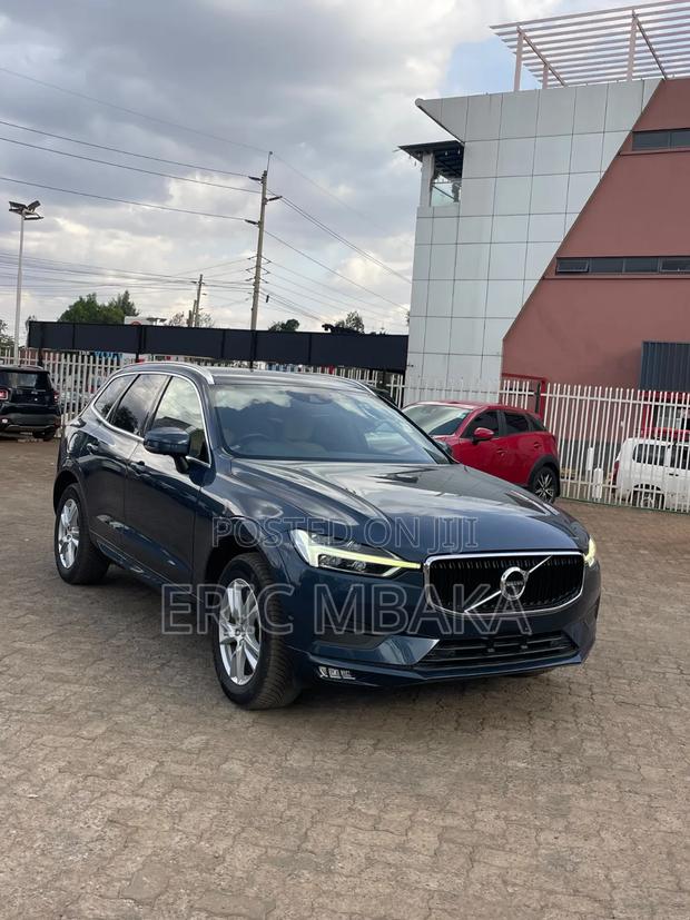 Volvo XC60 2019 Blue