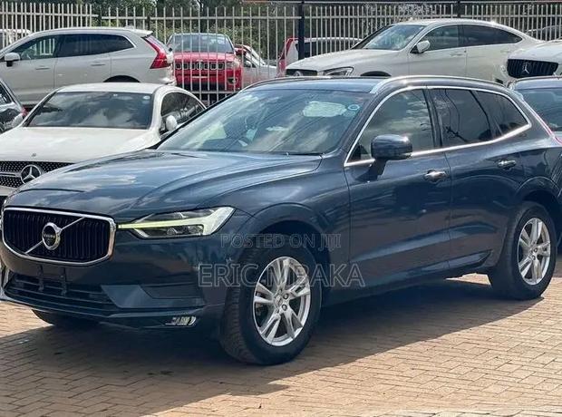 Volvo XC60 2019 Blue