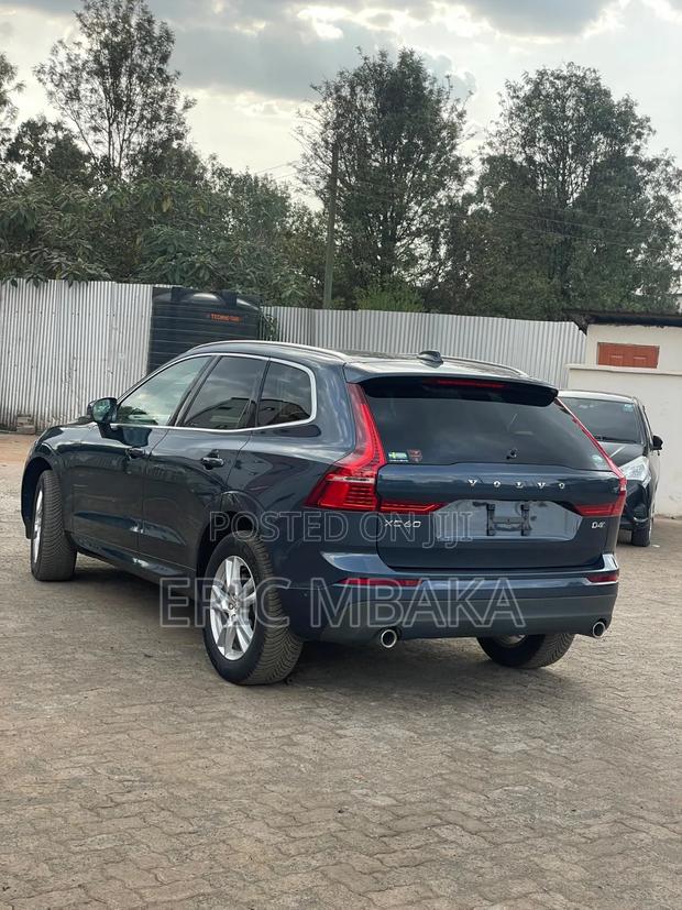 Volvo XC60 2019 Blue