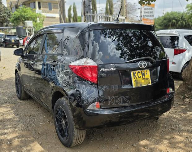 Toyota Ractis 2011 Black