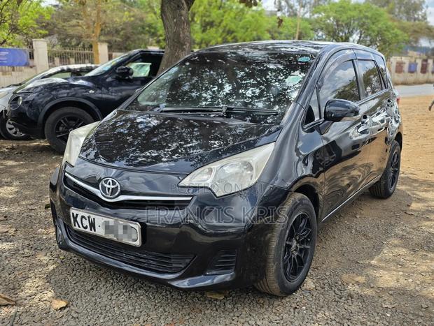 Toyota Ractis 2011 Black