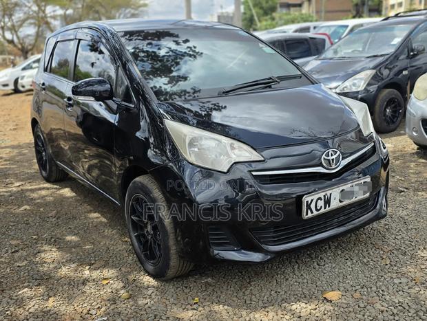 Toyota Ractis 2011 Black