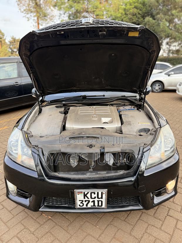 Toyota Crown 2012 Black