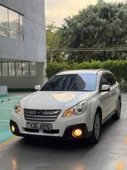 Subaru Outback 2.5i Limited 2010 Pearl for sale