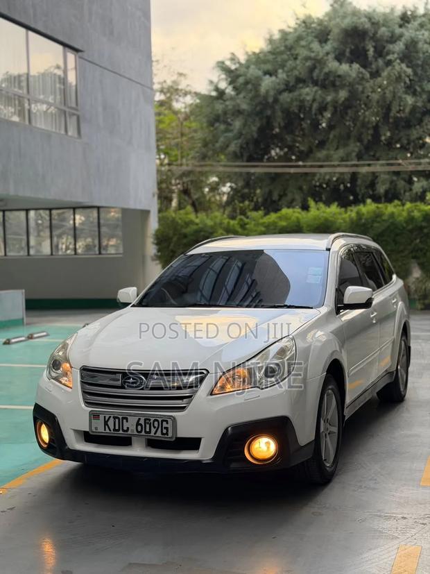 Subaru Outback 2.5i Limited 2010 Pearl