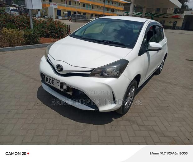Toyota Vitz 2015 White