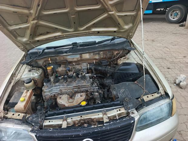 Nissan Sunny 2005 Silver