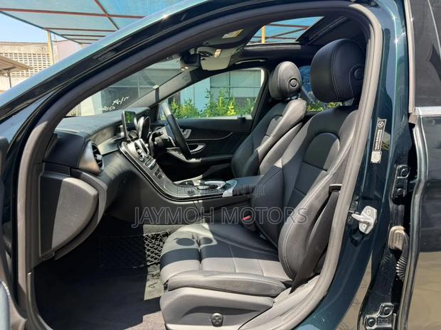 Mercedes-Benz C180 2021 Green