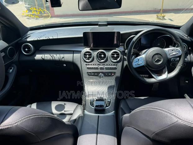 Mercedes-Benz C180 2021 Green