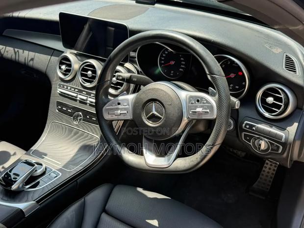 Mercedes-Benz C180 2021 Green