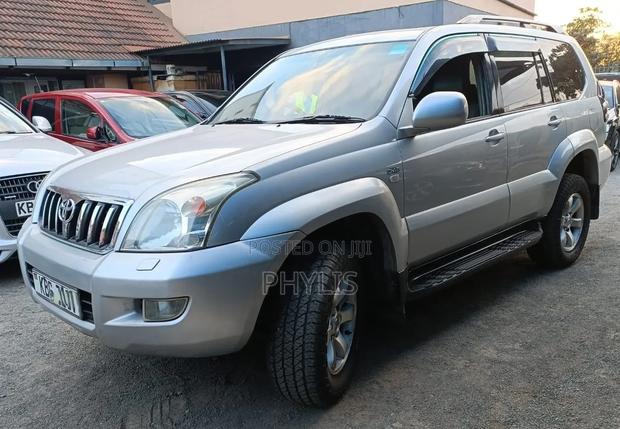 Toyota Land Cruiser Prado 2004 Silver