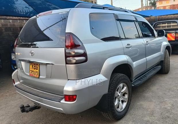 Toyota Land Cruiser Prado 2004 Silver