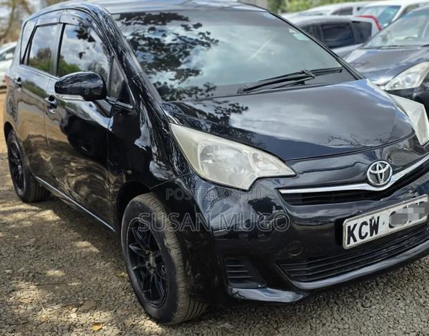 Toyota Ractis 2012 Black