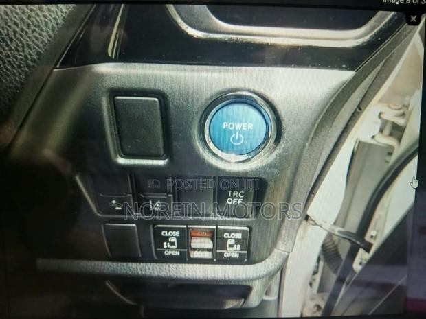 Toyota Noah 2020 Pearl