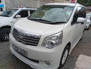 Toyota Noah 2012 White for sale
