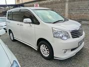 Toyota Noah 2012 White for sale