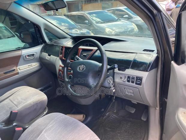 Toyota Noah 2.0 FWD (8 Seater) 2003 Black
