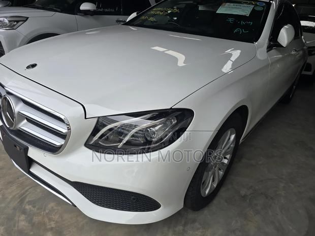 Mercedes-Benz C200 2019 Off white