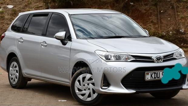 Toyota Corolla Fielder 2019 Silver