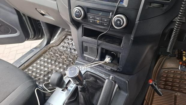 Mitsubishi Pajero 2012 Silver
