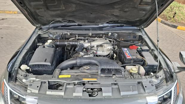 Mitsubishi Pajero 2012 Silver
