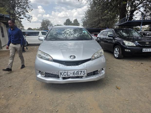 Toyota Wish 2011 Silver