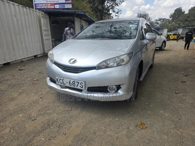 Toyota Wish 2011 Silver