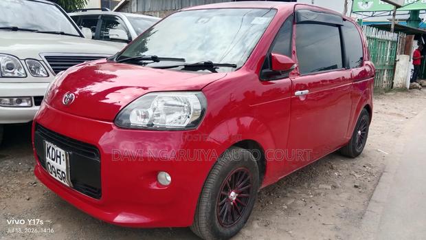 Toyota Porte 1.5 FWD 2014 Red