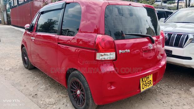 Toyota Porte 1.5 FWD 2014 Red