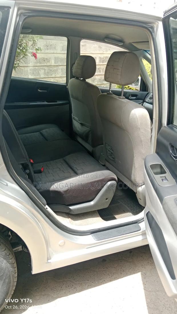 Toyota Opa 2.0 FWD 2003 Silver
