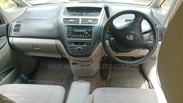 Toyota Opa 2.0 FWD 2003 Silver